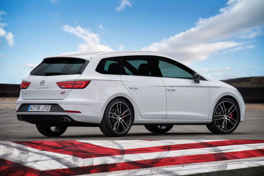  Seat Leon ST Cupra 300 2017 года  (WW) (фото 2 из 49)